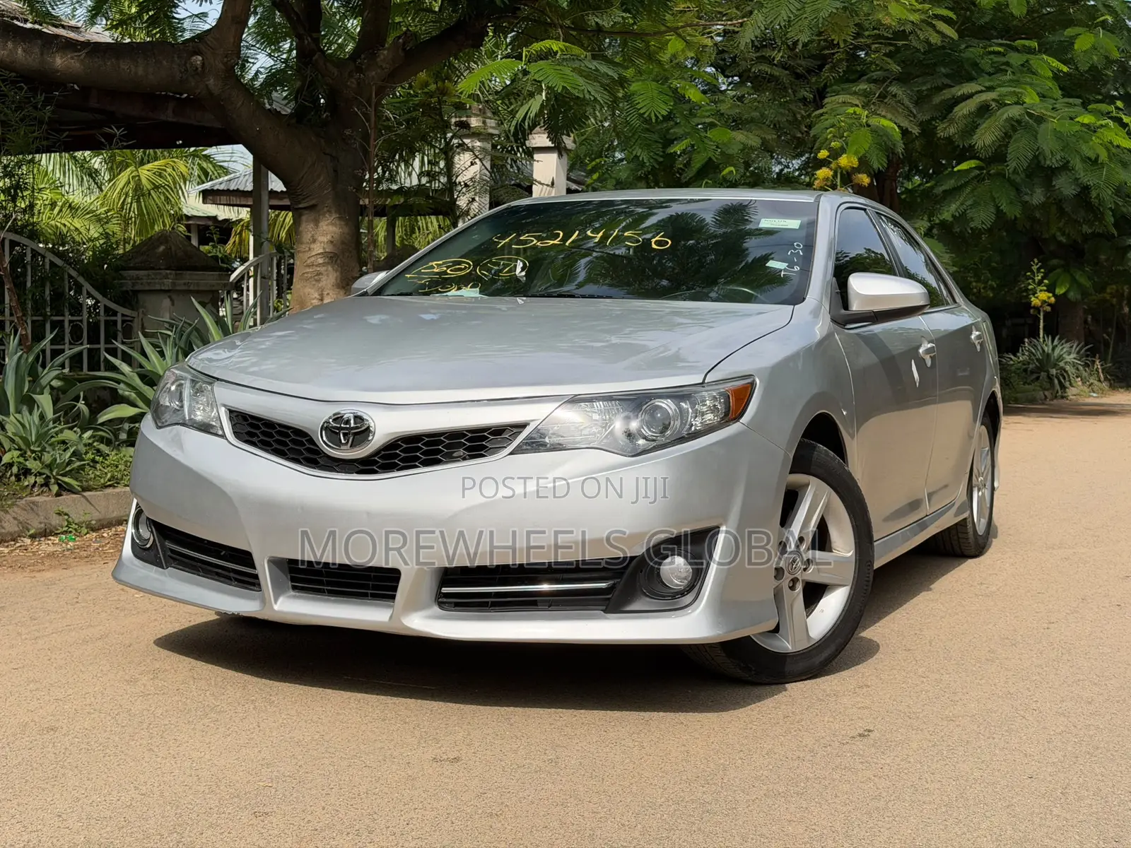 Toyota Camry SE 4dr Sedan (2.5L 4cyl 6A) 2014 Silver