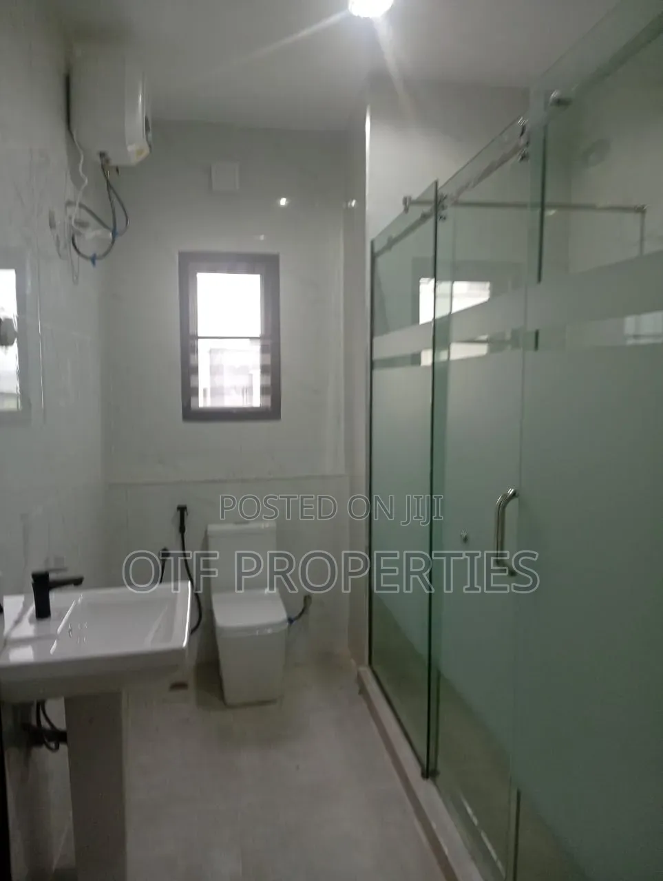 4bdrm Duplex in Jahi Gilmore for sale