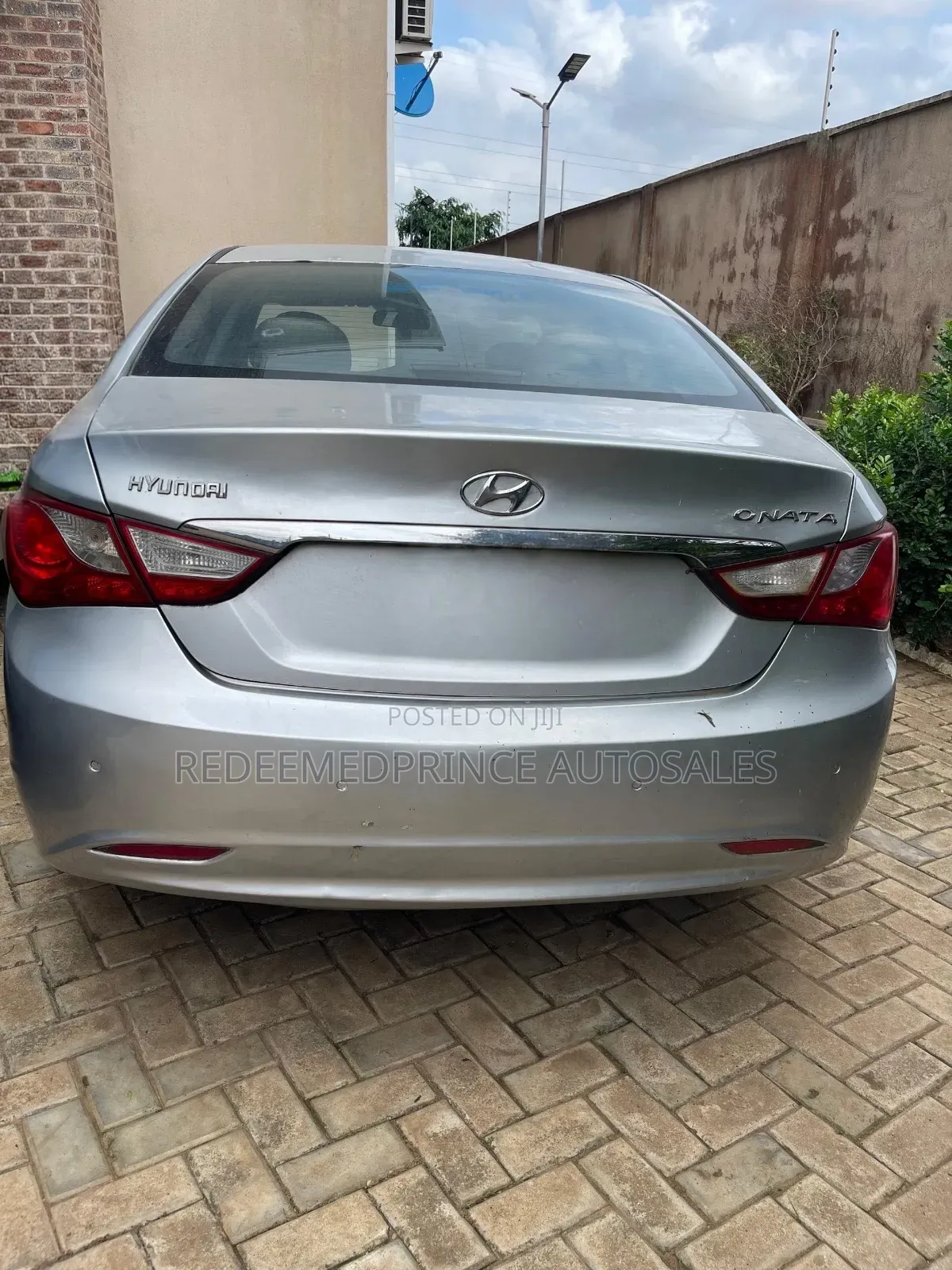Hyundai Sonata GLS Sedan FWD (2.4L 4cyl 6A) 2012 Silver