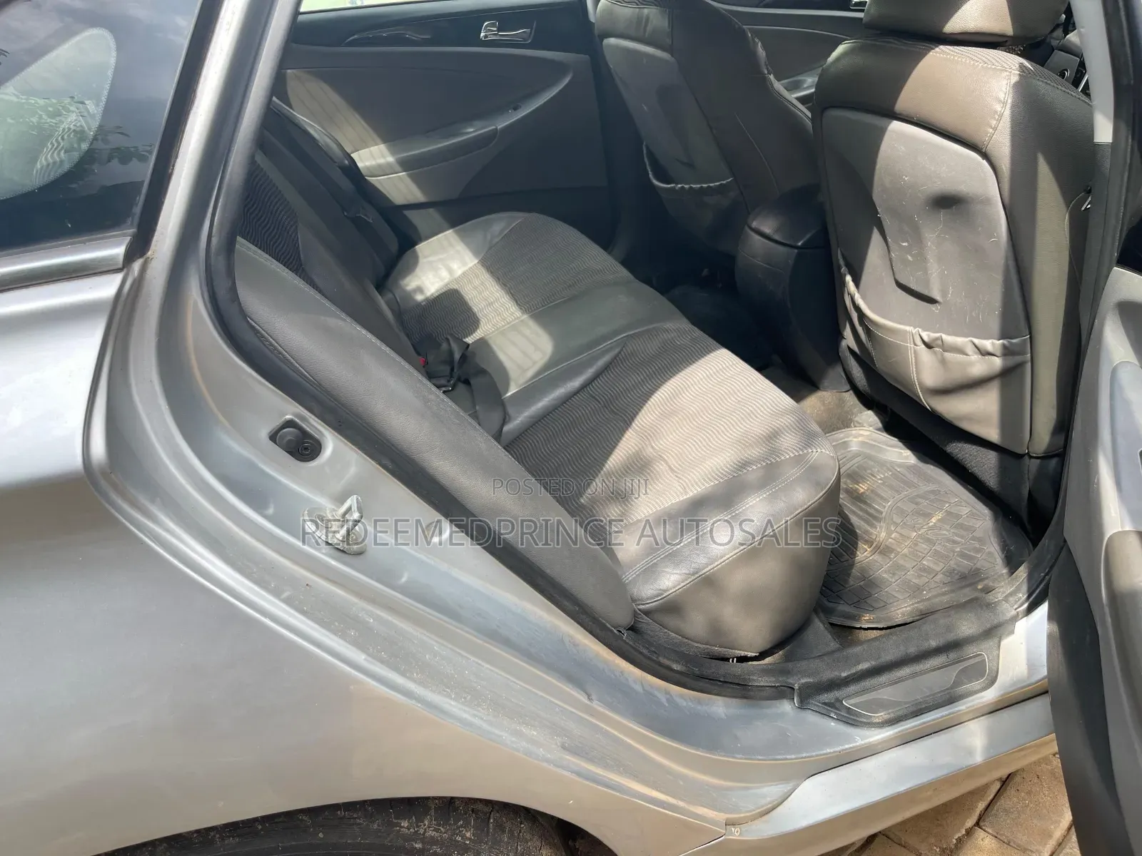 Hyundai Sonata GLS Sedan FWD (2.4L 4cyl 6A) 2012 Silver