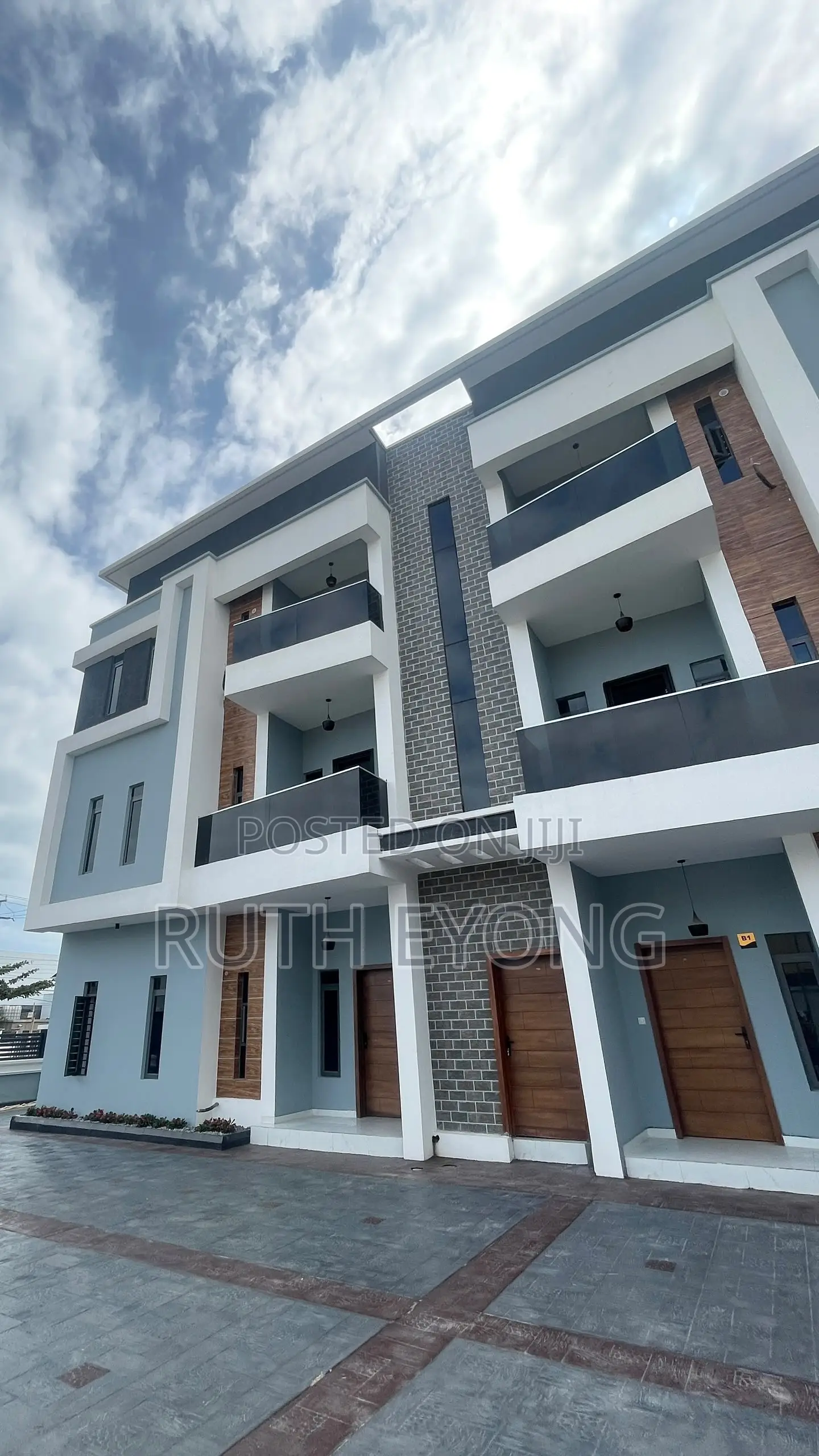 2bdrm Apartment in Lekki Scheme 2 for sale