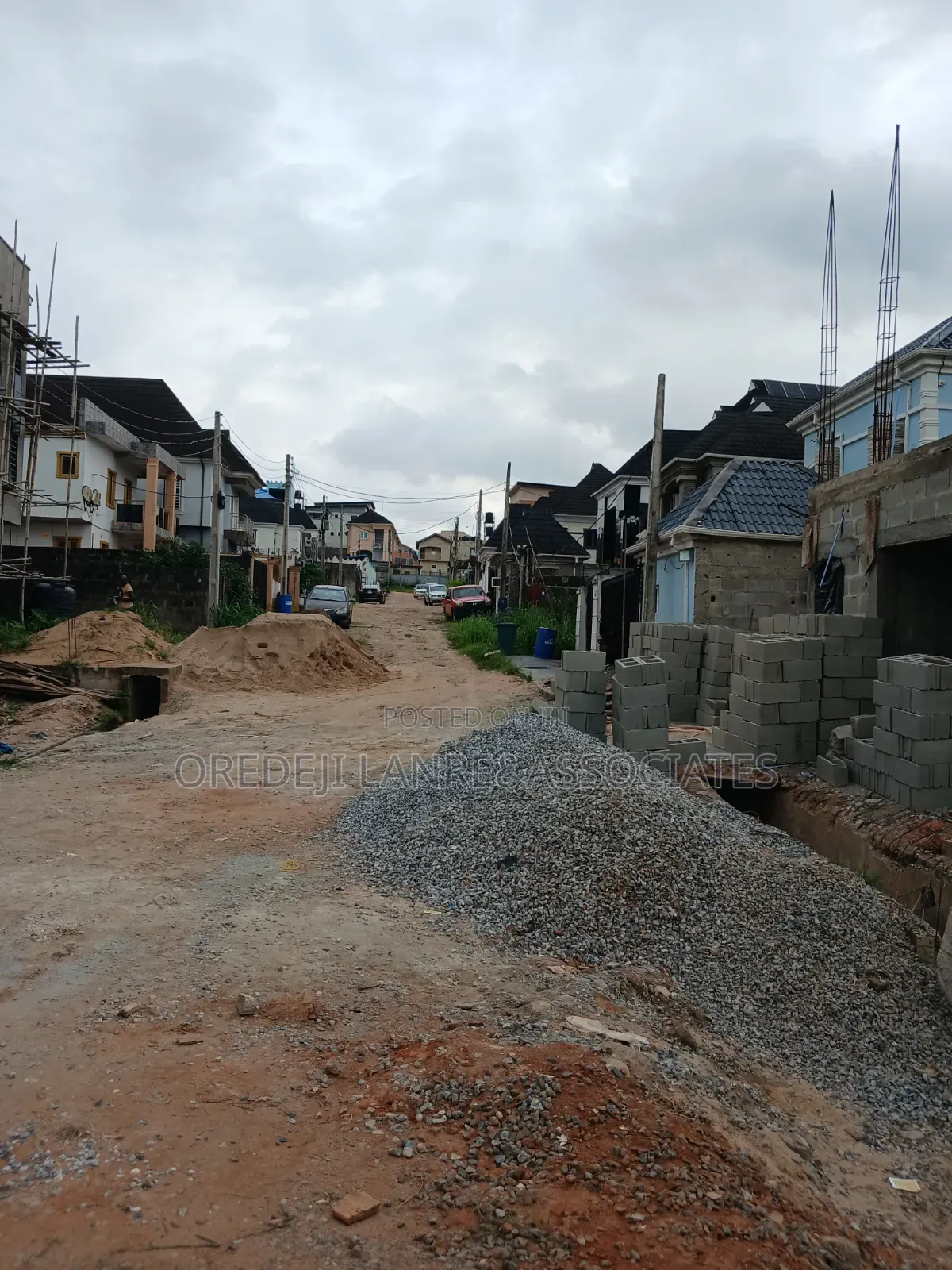 Unusually 374sqm Half Plot Inside the Prestigious Kayfarm Estate Ogba