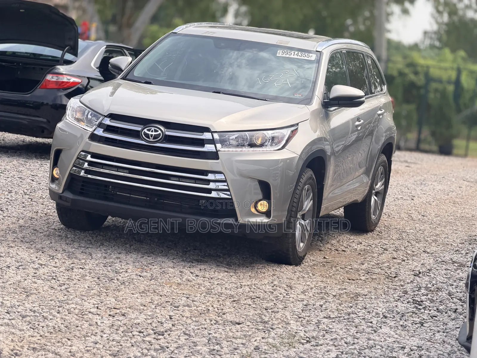 Toyota Highlander XLE V6 4x2 (3.5L 6cyl 6A) 2016 Gold