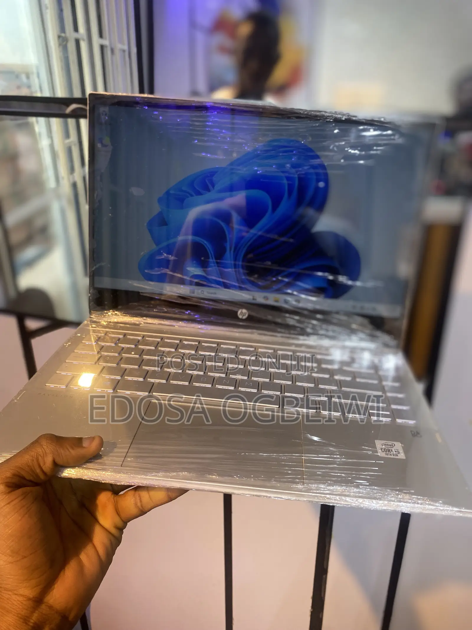 Laptop HP Pavilion 14 x360 2-in-1 8GB Intel Core i5 SSD 256GB