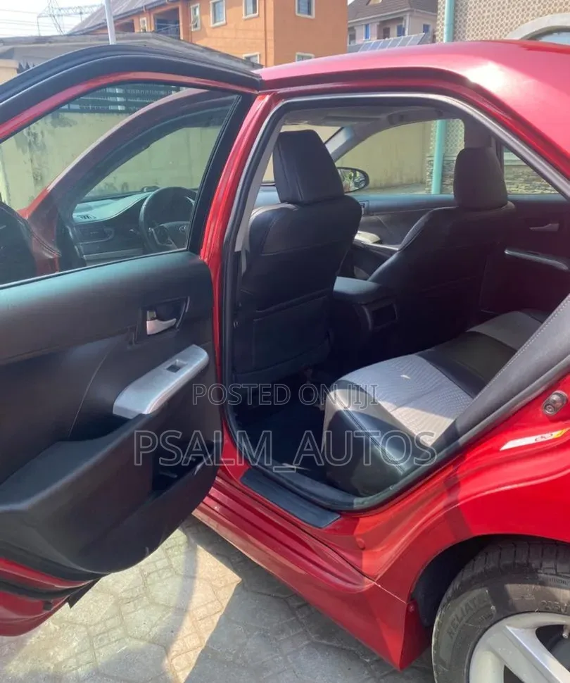 Toyota Camry SE 4dr Sedan (2.5L 4cyl 6A) 2013 Red
