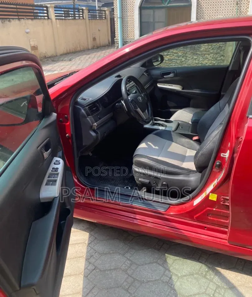 Toyota Camry SE 4dr Sedan (2.5L 4cyl 6A) 2013 Red