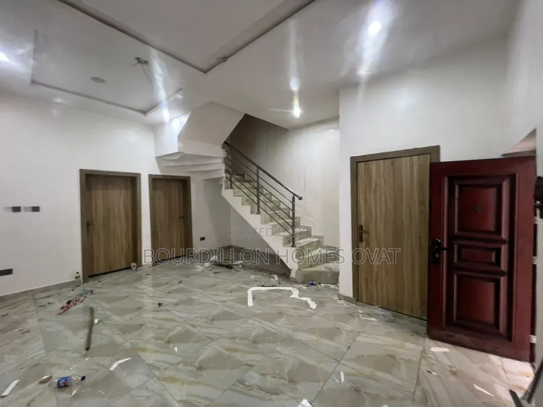 3bdrm Duplex in Harris Drive By Vgc for rent