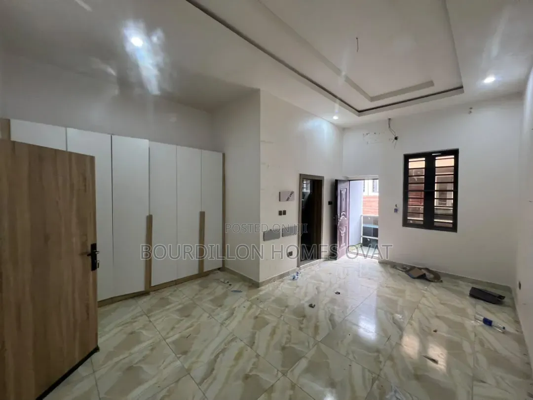 3bdrm Duplex in Harris Drive By Vgc for rent