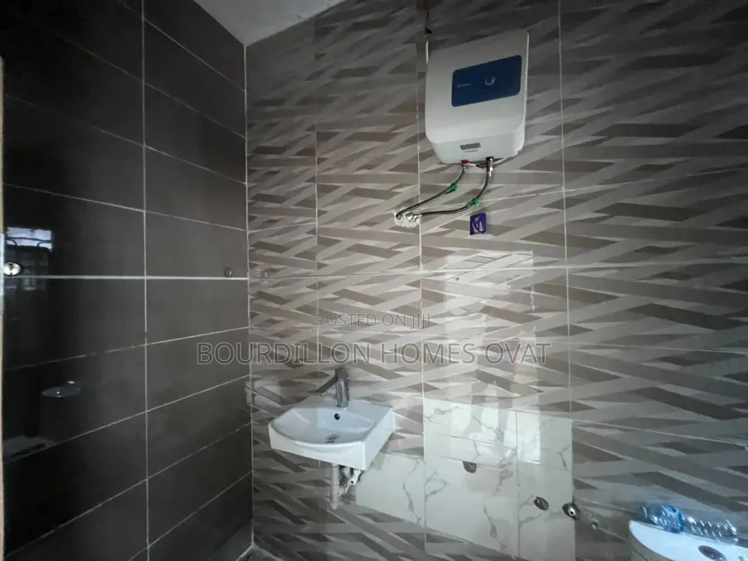 3bdrm Duplex in Harris Drive By Vgc for rent