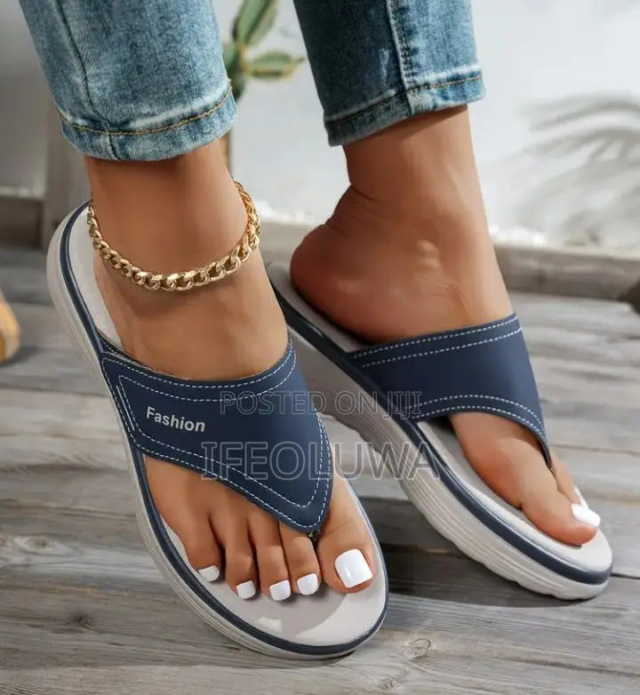 Female Slippers (Stylish Flip-Flops Women Shoes)