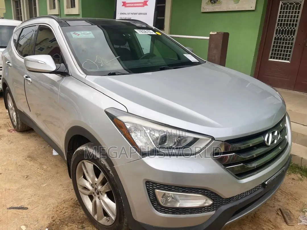Hyundai Santa Fe GLS 4dr SUV AWD (3.3L 6cyl 6A) 2014 Silver