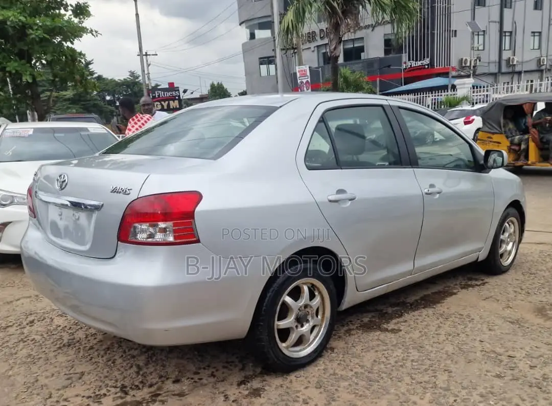 Toyota Yaris 1.5 Automatic 2009 Silver
