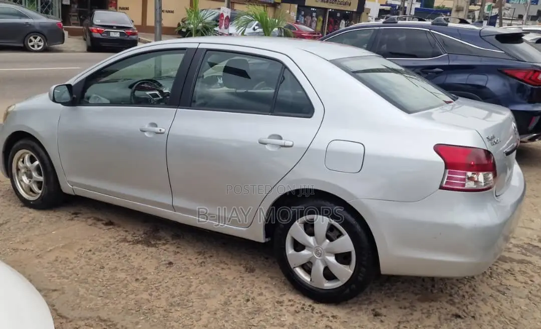 Toyota Yaris 1.5 Automatic 2009 Silver