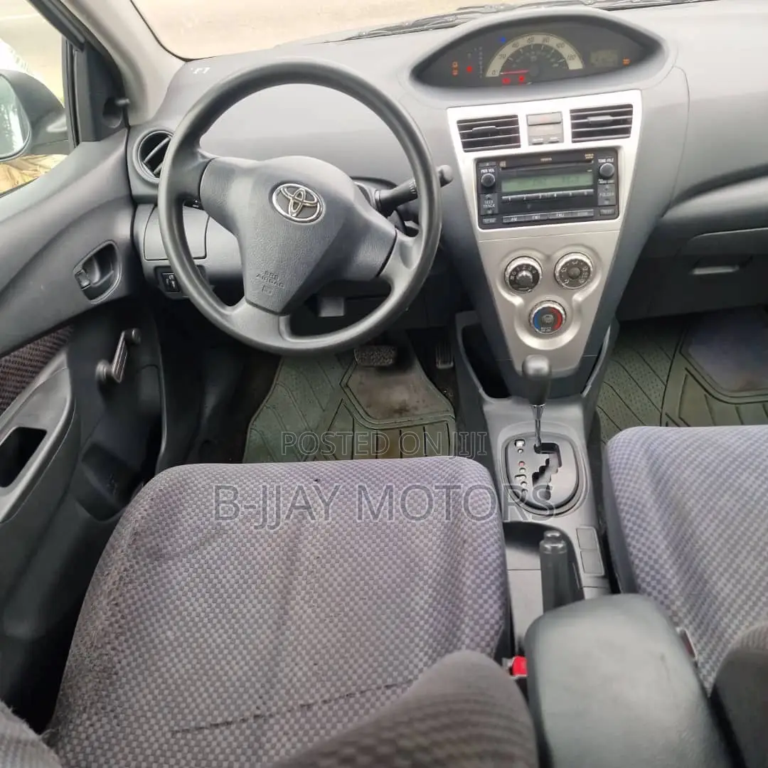 Toyota Yaris 1.5 Automatic 2009 Silver