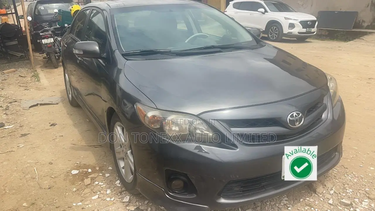 Toyota Corolla S Special Edition 4dr Sedan (1.8L 4cyl 4A) 2013 Gray