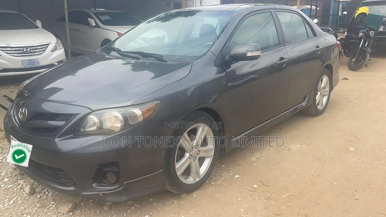 Toyota Corolla S Special Edition 4dr Sedan (1.8L 4cyl 4A) 2013 Gray