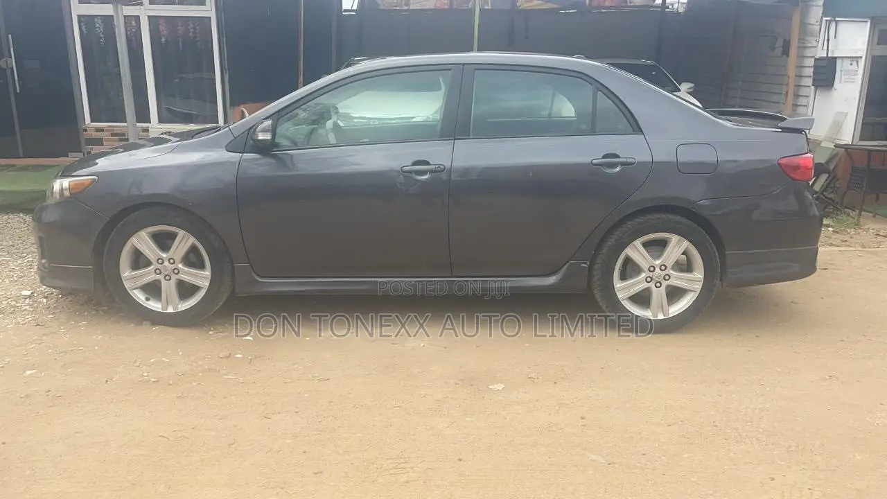 Toyota Corolla S Special Edition 4dr Sedan (1.8L 4cyl 4A) 2013 Gray
