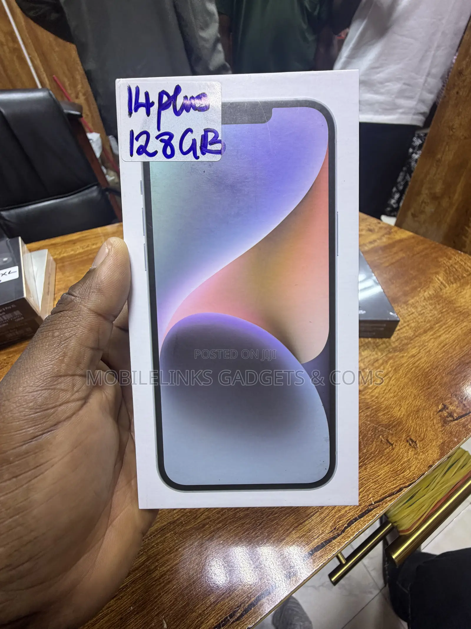 New Apple iPhone 14 Plus 128 GB Silver