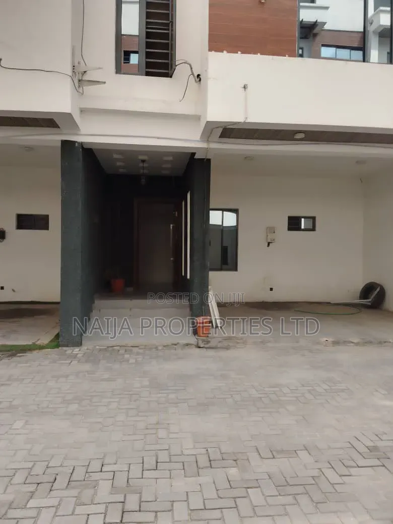 4bdrm Townhouse / Terrace in Ologolo for rent