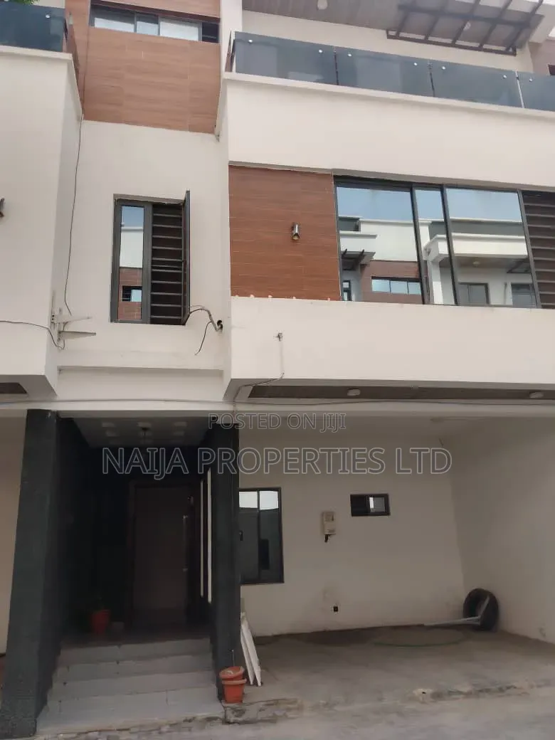 4bdrm Townhouse / Terrace in Ologolo for rent