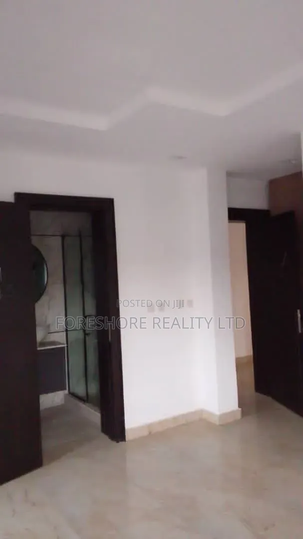 3bdrm Block of Flats in Toyin Street for sale
