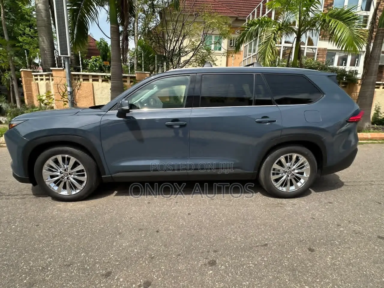Toyota Grand Highlander Platinum AWD 2024 Blue