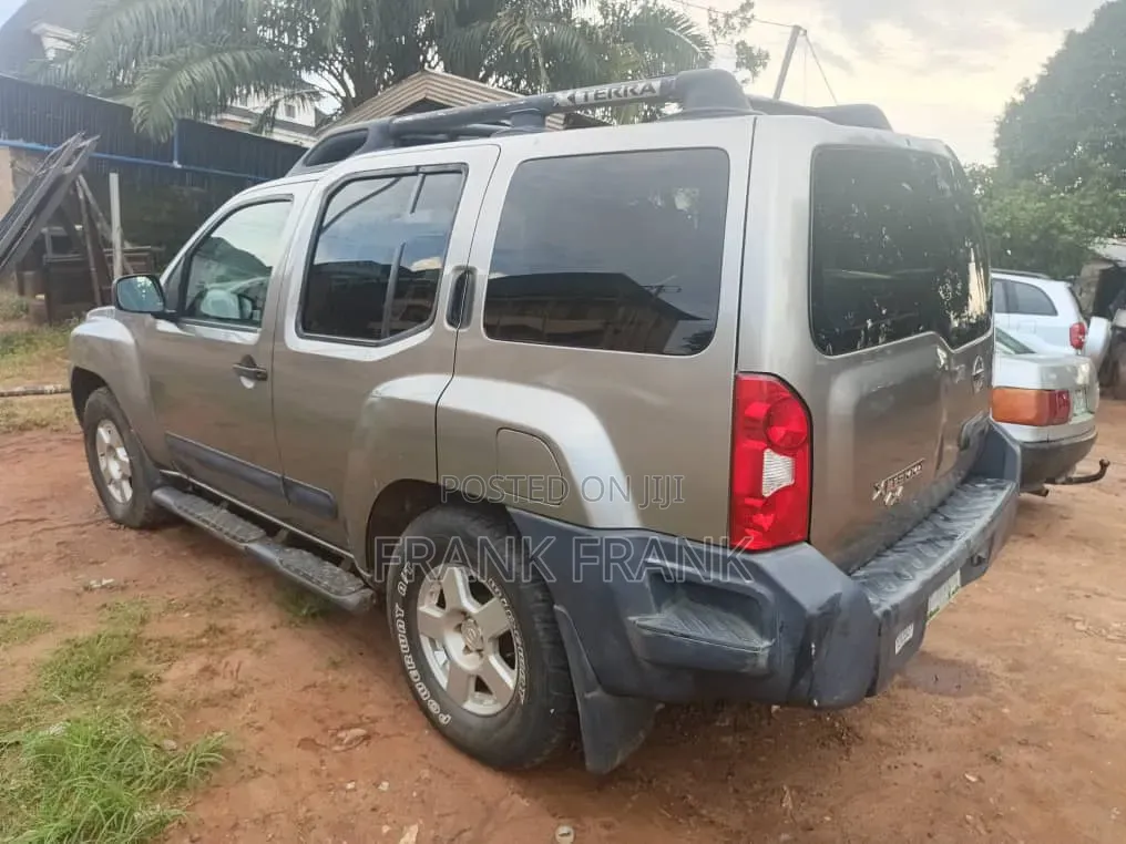 Nissan Xterra X 2006 Gold