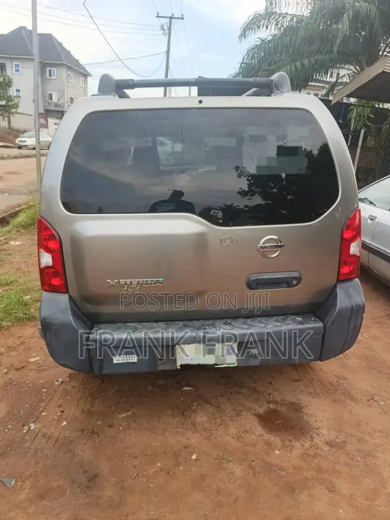 Nissan Xterra X 2006 Gold