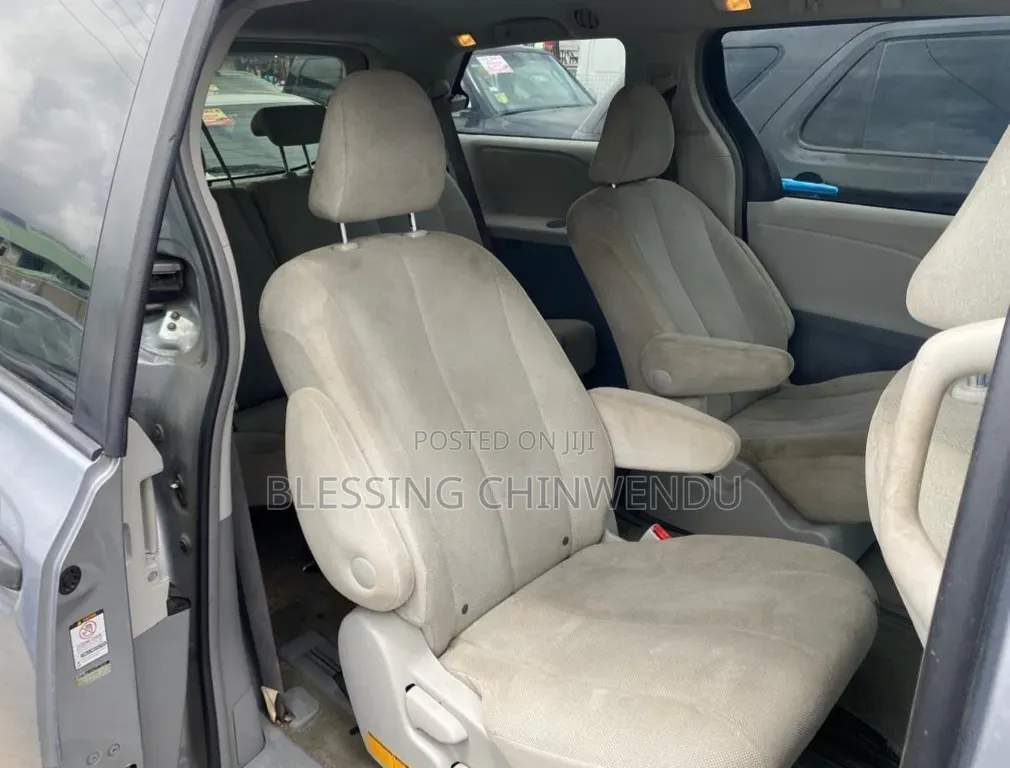 Toyota Sienna LE 7 Passenger 2012 Gray