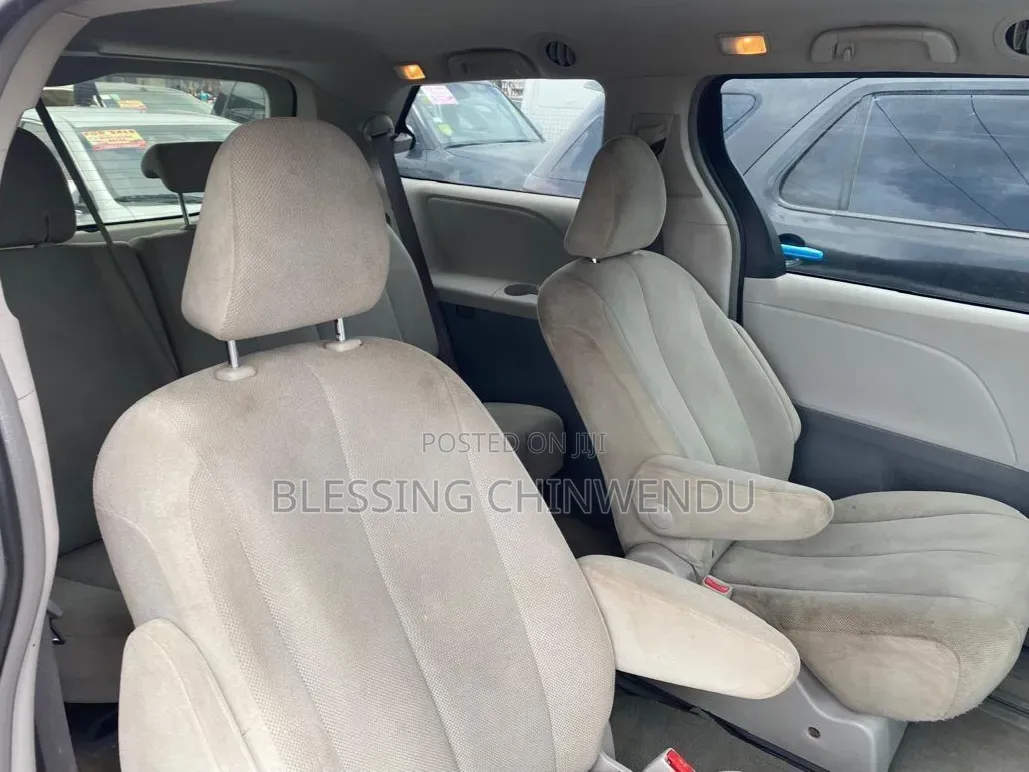 Toyota Sienna LE 7 Passenger 2012 Gray