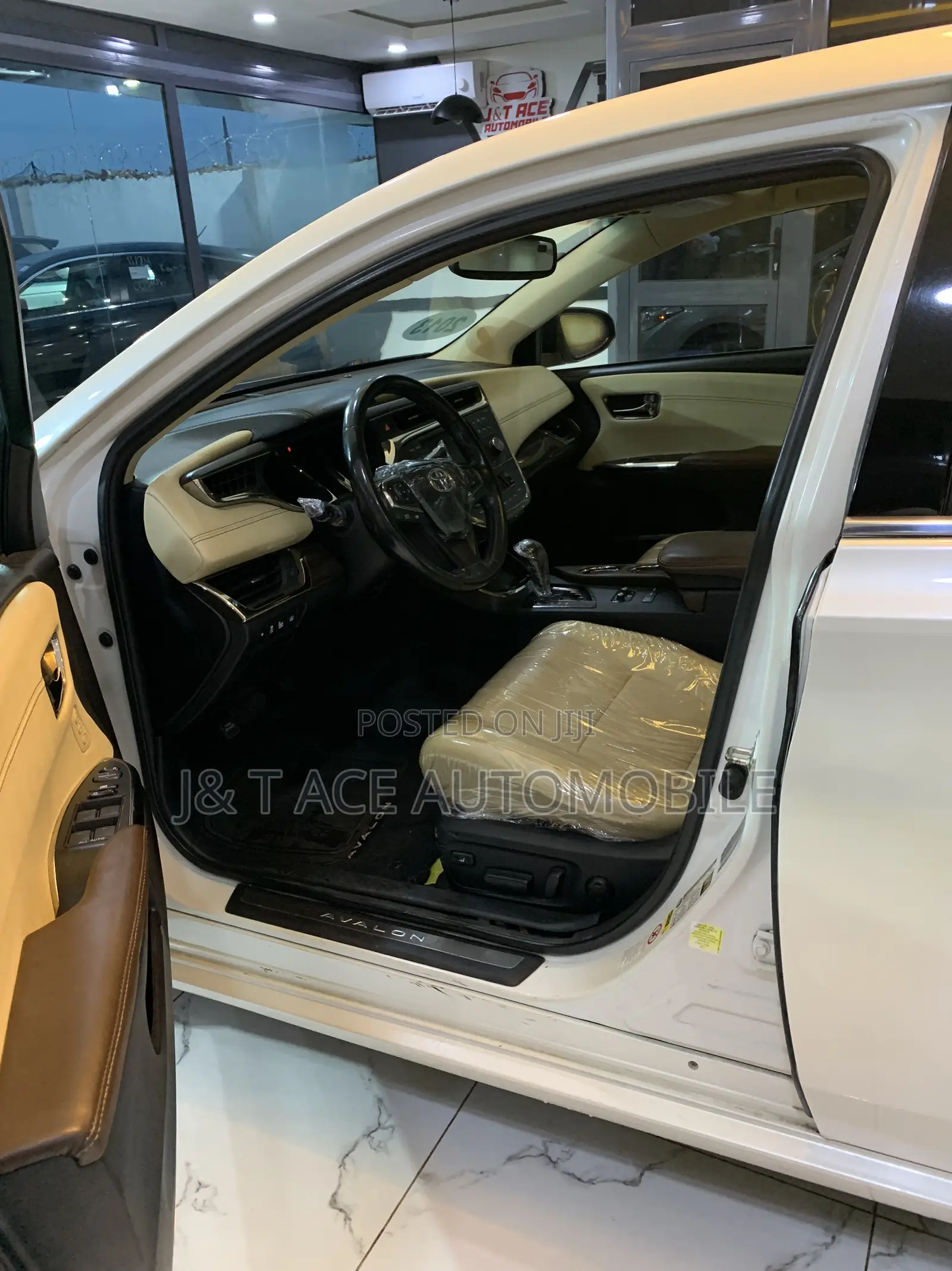 Toyota Avalon 2013 White