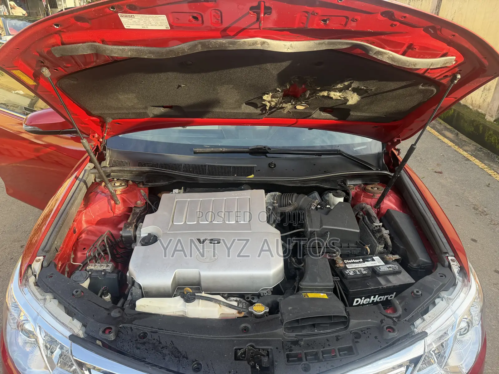 Toyota Camry XLE V6 4dr Sedan (3.5L 6cyl 6A) 2012 Red
