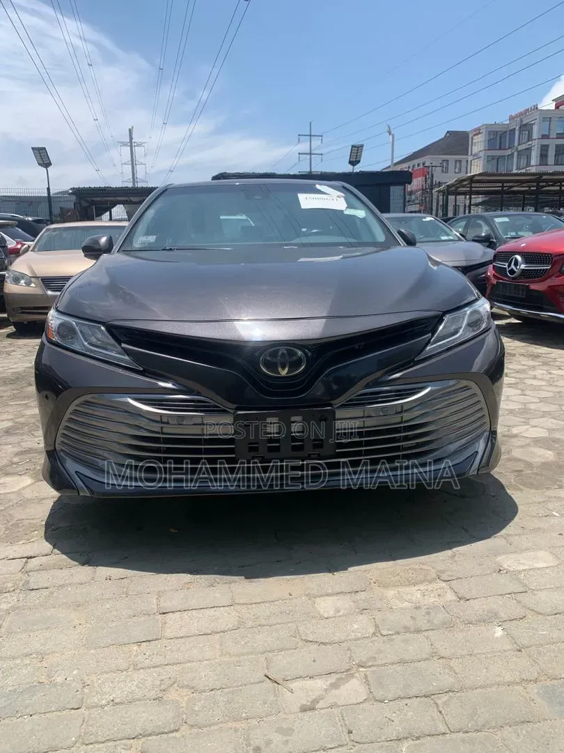 Toyota Camry 2018 Gray