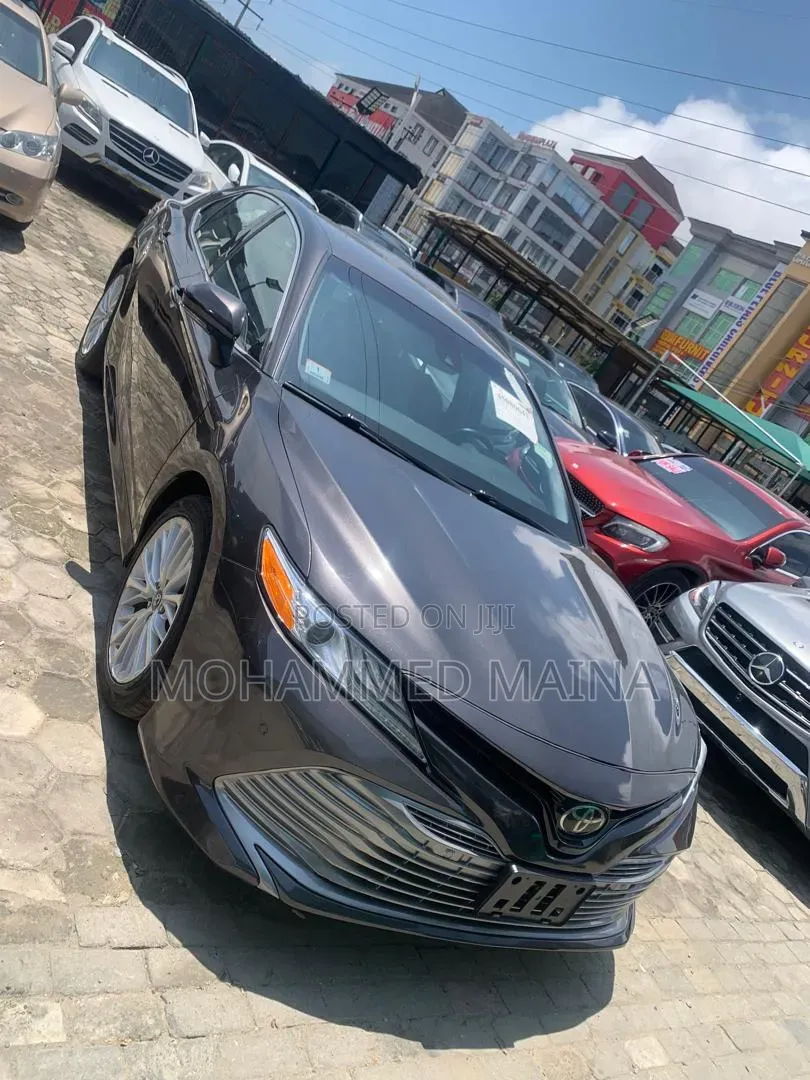 Toyota Camry 2018 Gray