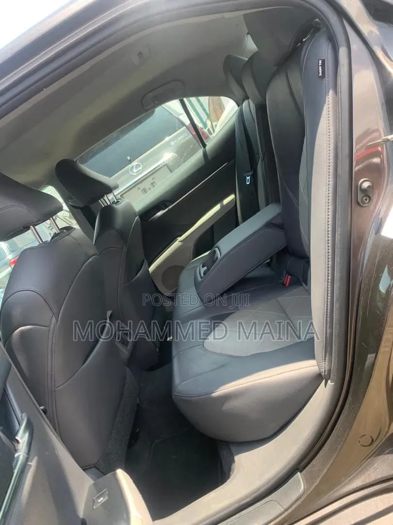 Toyota Camry 2018 Gray