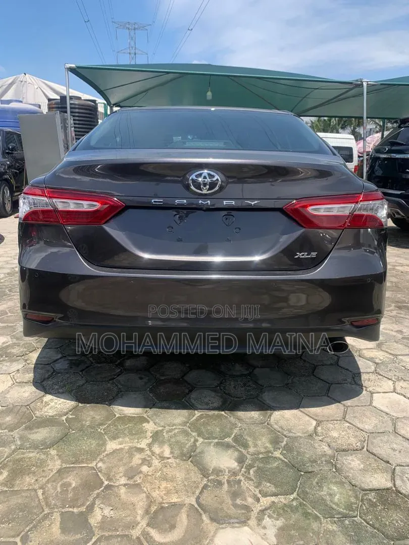 Toyota Camry 2018 Gray
