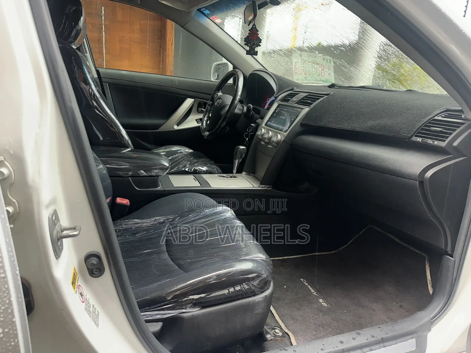 Toyota Camry SE 4dr Sedan (2.5L 4cyl 6AM) 2010 White