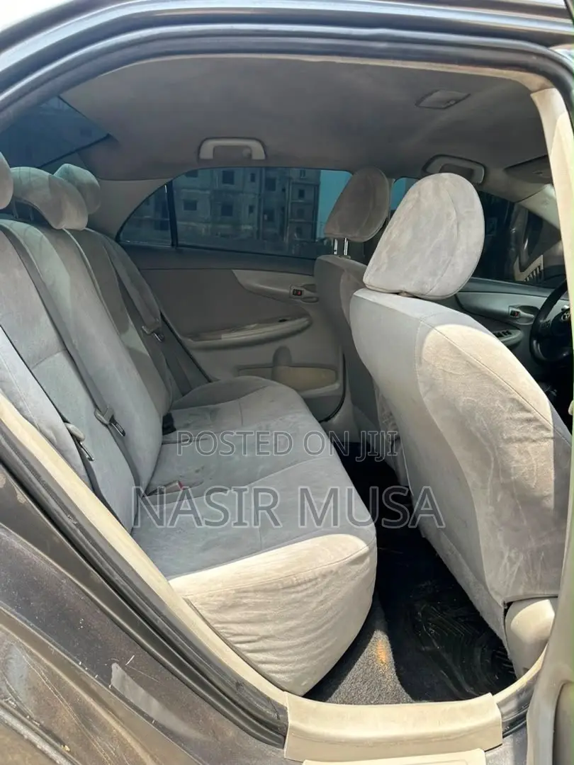 Toyota Corolla 2009 Gray