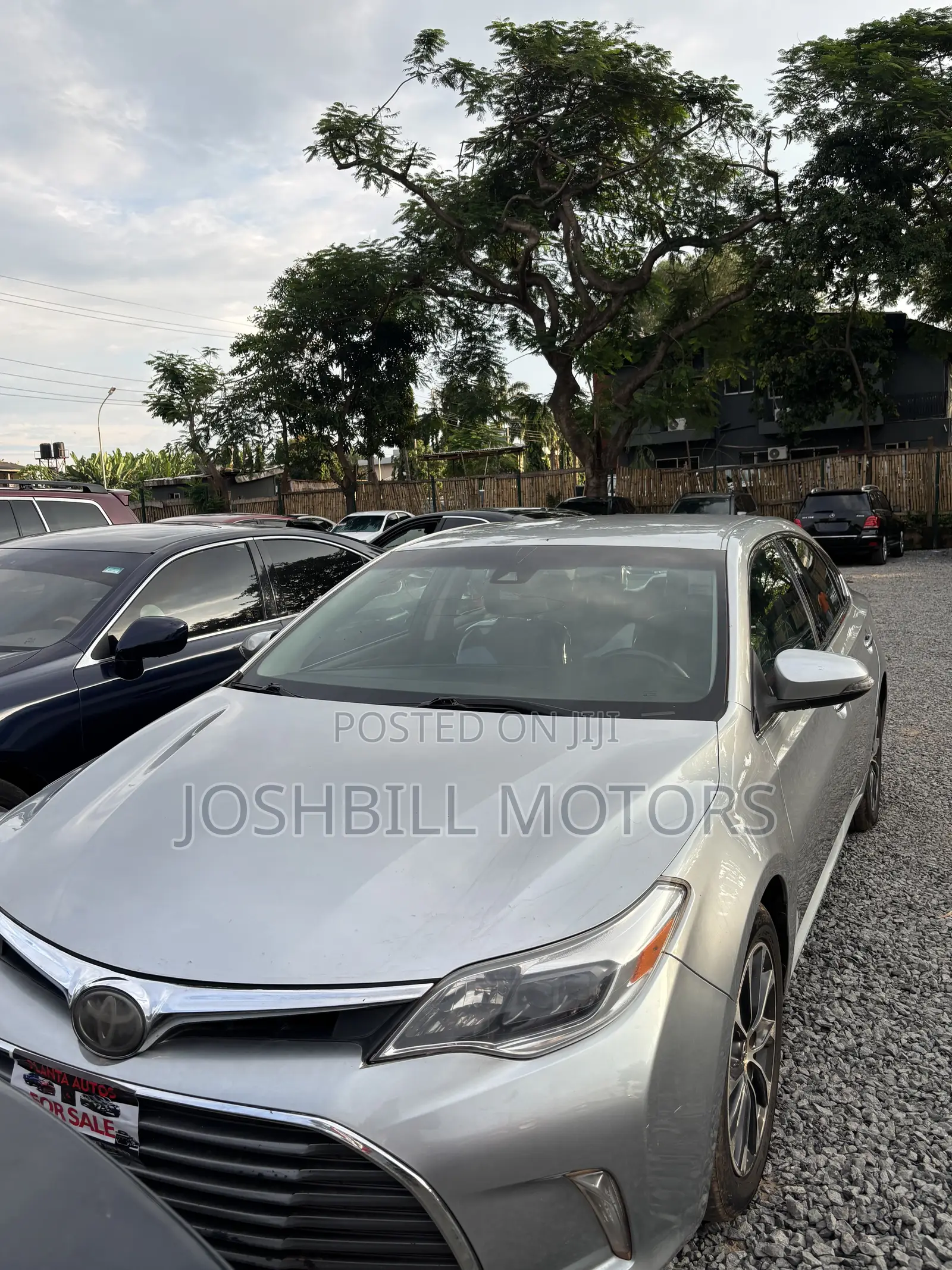 Toyota Avalon XLE Premium Sedan FWD (3.5L 6cyl 6A) 2017 Silver