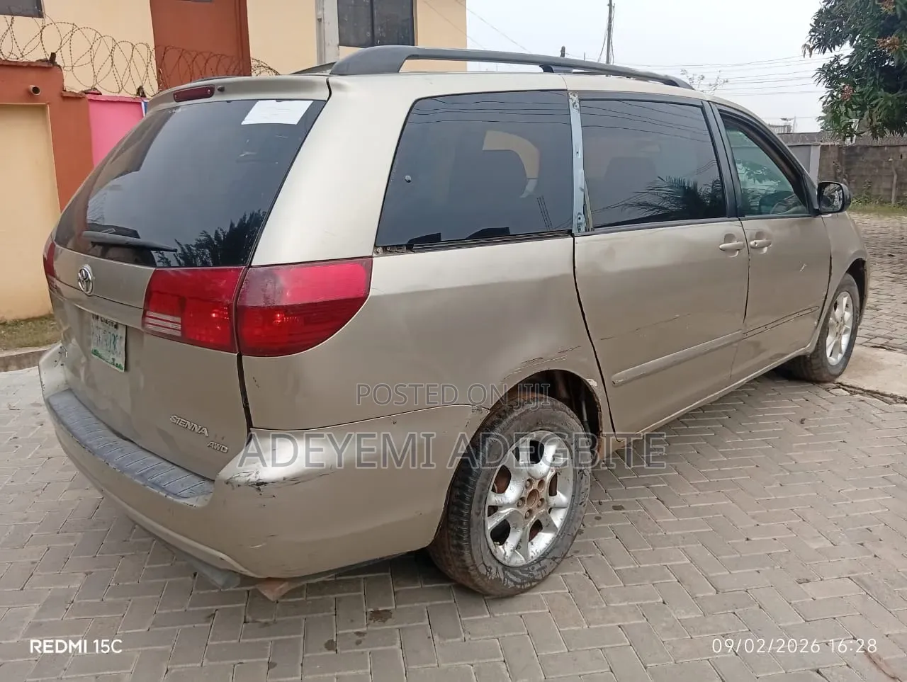 Toyota Sienna 2004 Gold