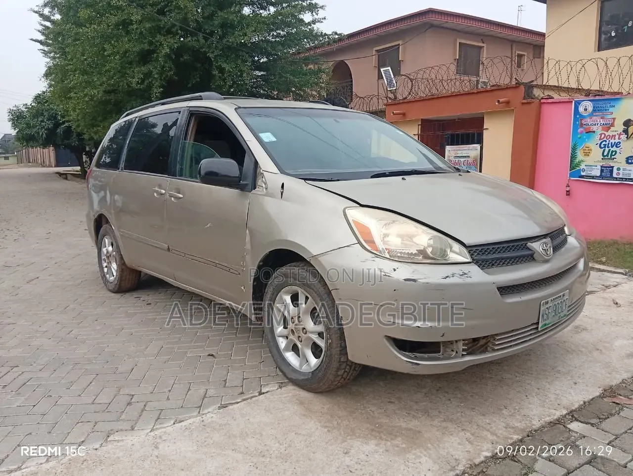 Toyota Sienna 2004 Gold