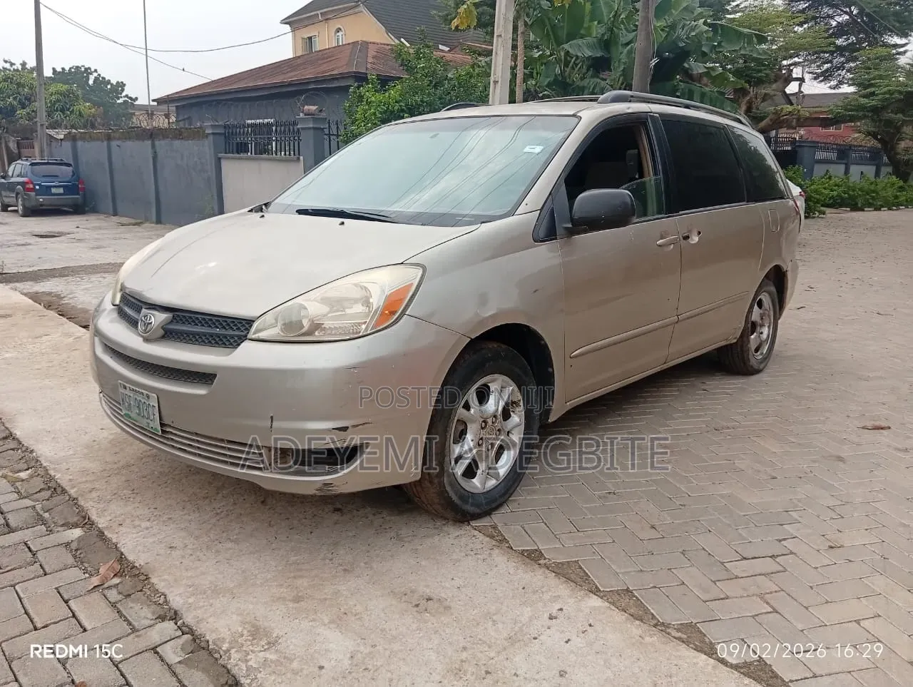 Toyota Sienna 2004 Gold