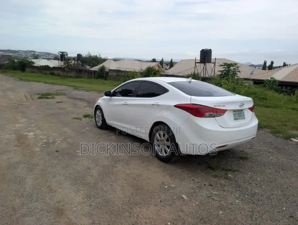 Hyundai Elantra 2012 White