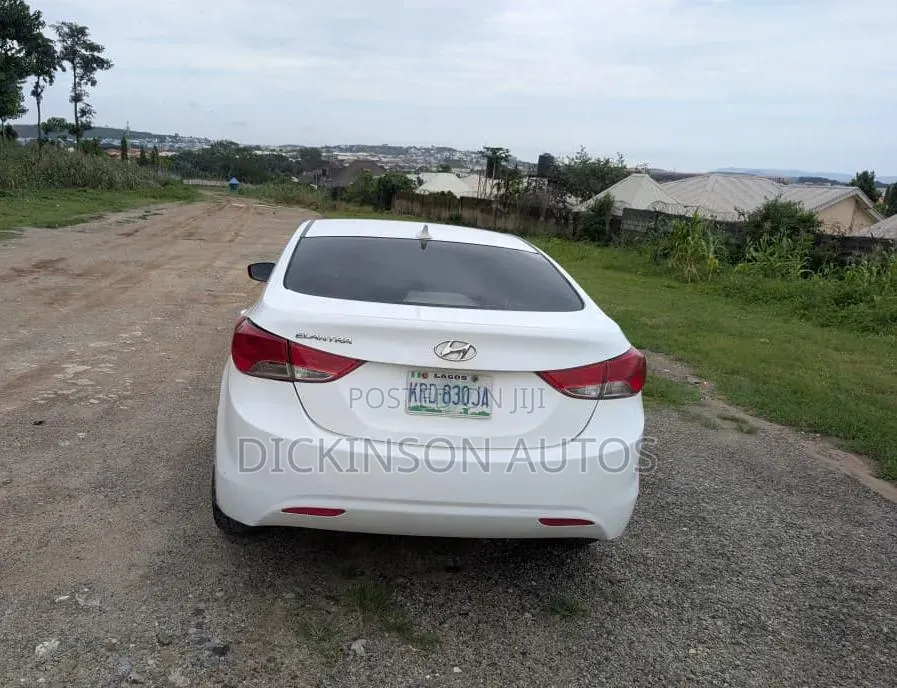 Hyundai Elantra 2012 White