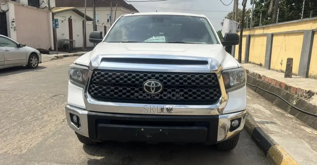 Toyota Tundra 2018 White