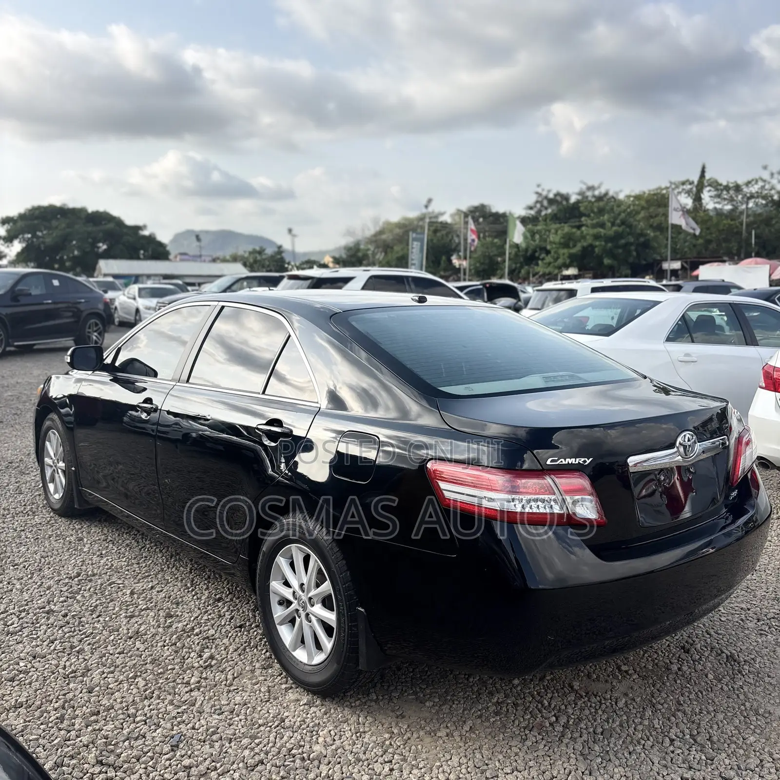 Toyota Camry XLE 4dr Sedan (2.5L 4cyl 6A) 2011 Black