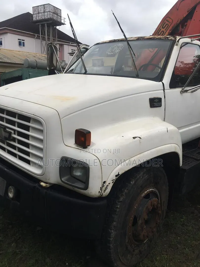 5 Tons Used Chevrolet Hiab