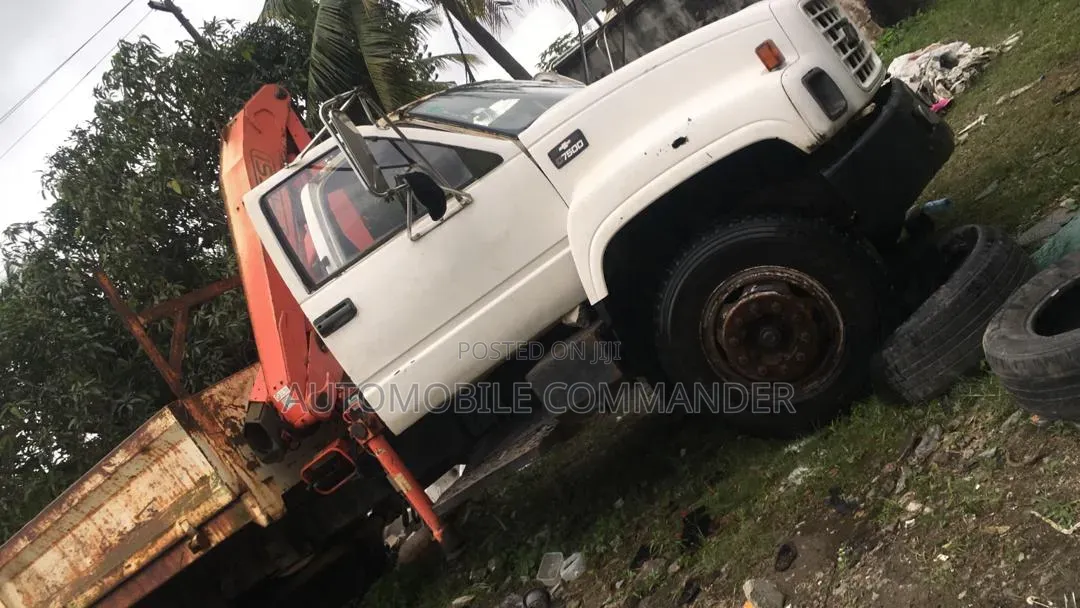 5 Tons Used Chevrolet Hiab