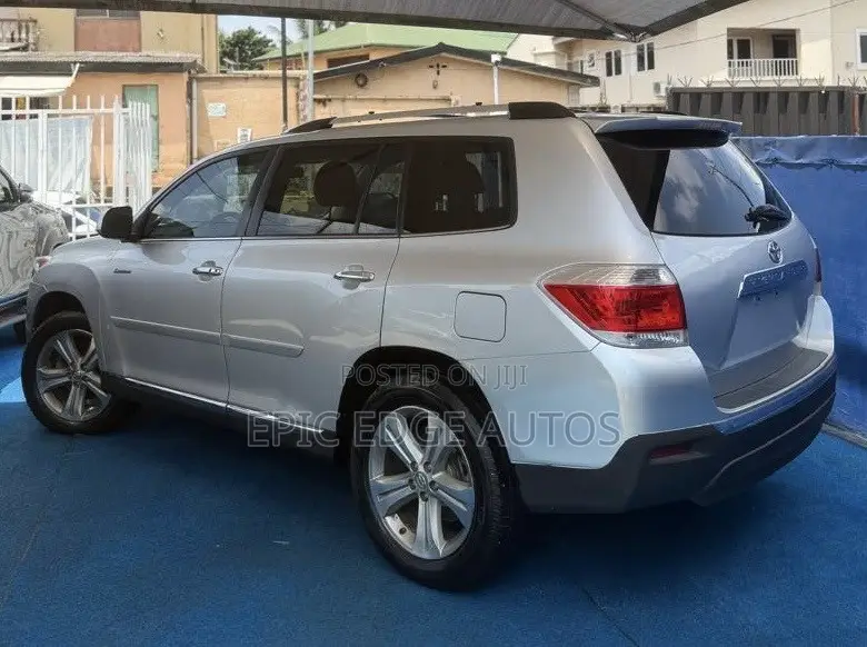 Toyota Highlander Limited 3.5l 4WD 2013 Silver