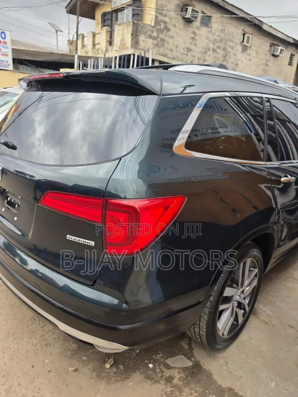 Honda CR-V Touring 4dr SUV (1.5L 4cyl CVT) 2017 Black